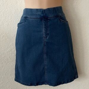 Intro ❤️ love the fit Classic Medium Blue Denim Skort Size 6